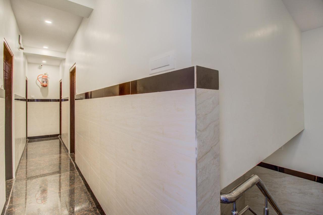 Oyo 42009 Hotel A One Suite Mumbai Exterior photo