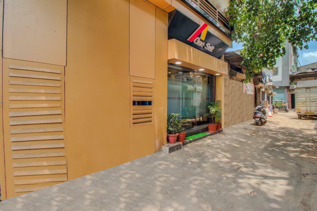 Oyo 42009 Hotel A One Suite Mumbai Exterior photo
